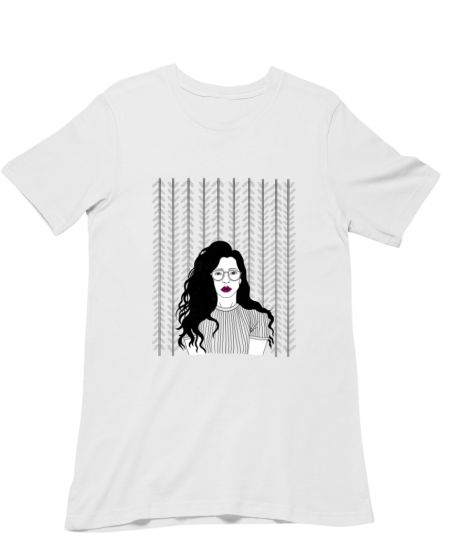 Chic: Long haired Regular T-Shirt