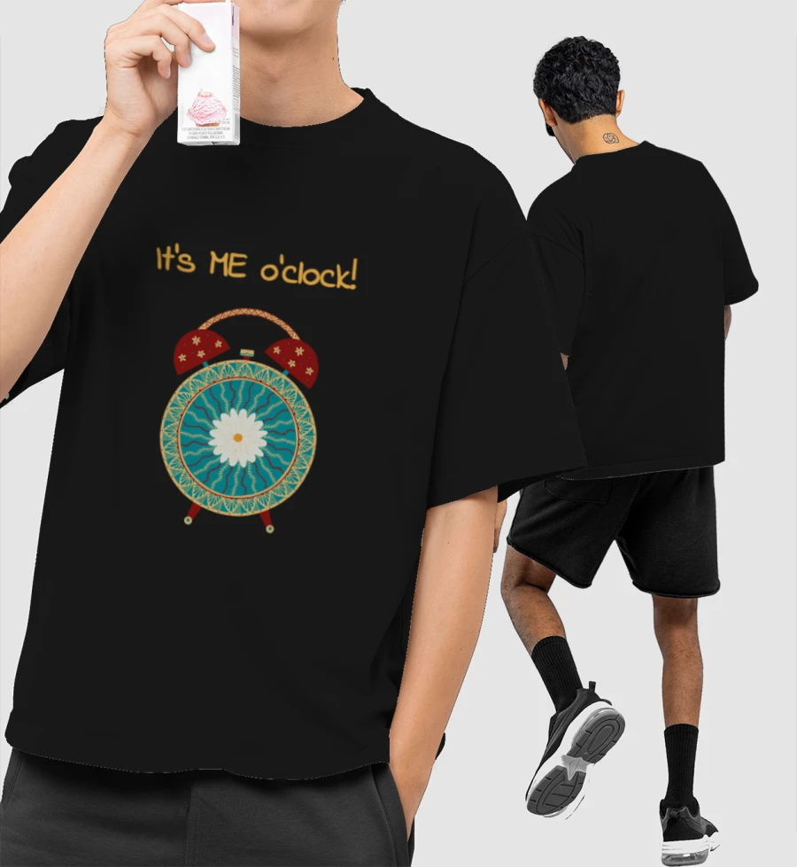 It's Me o'clock! Front-Printed Oversized T-Shirt