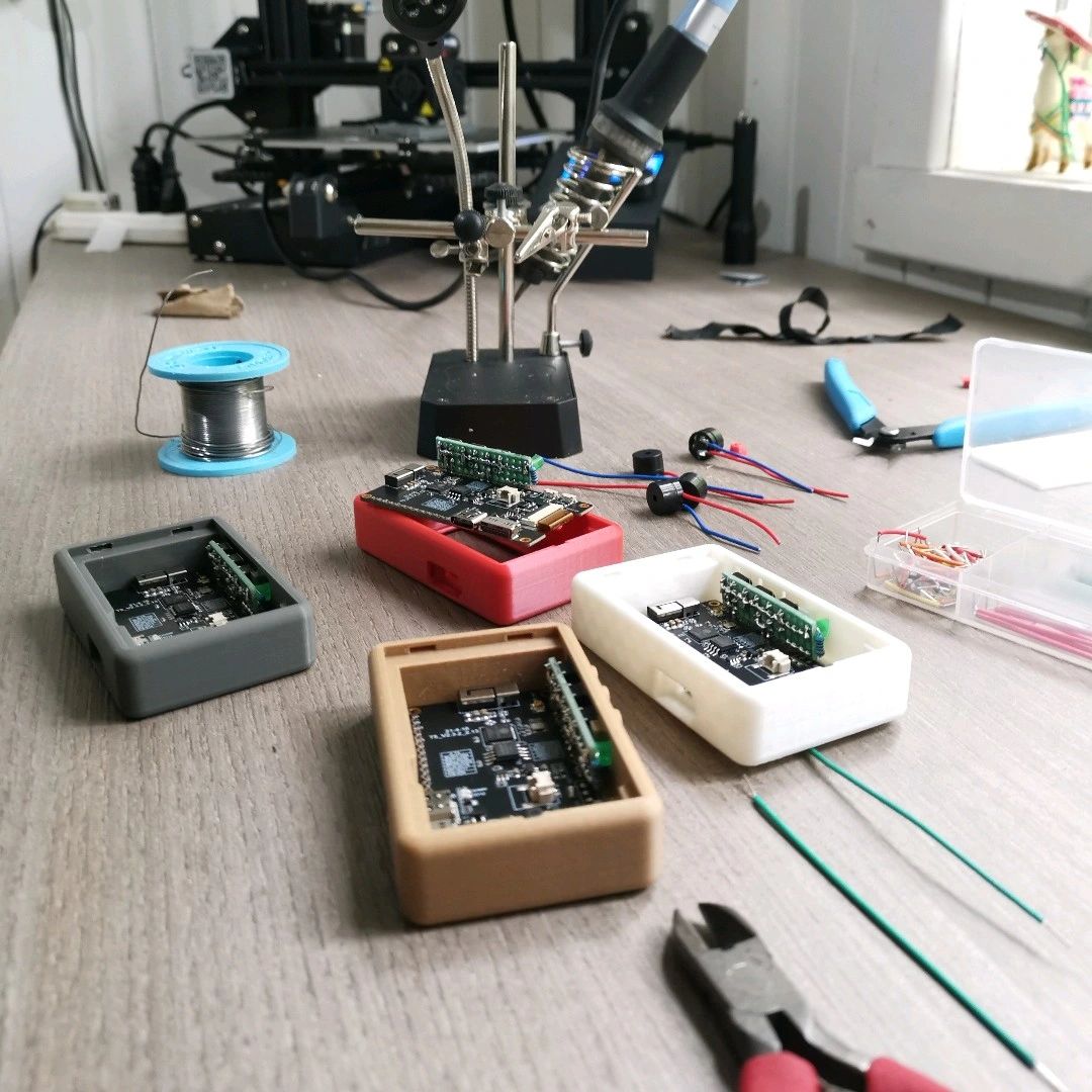 Trackeen being assembled