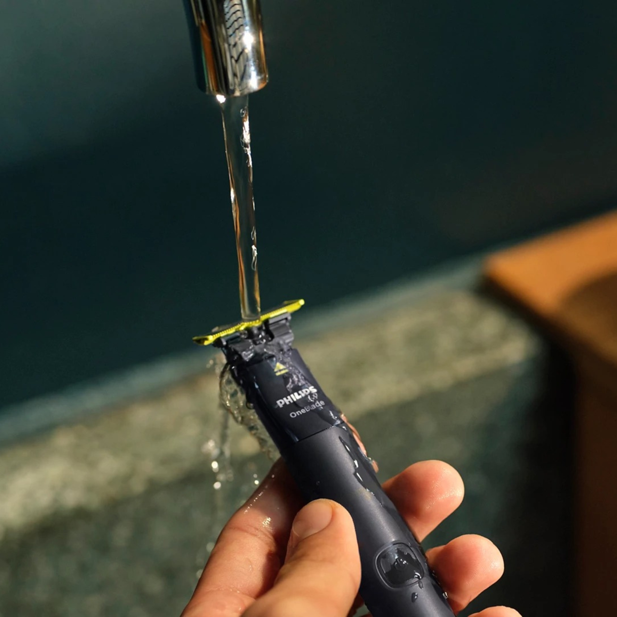 PHILIPS OneBlade QP1424/10 Trimmer - Thumbnail 2