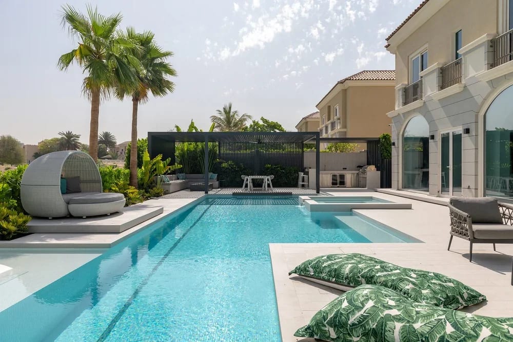 Pool & WaterFeatures