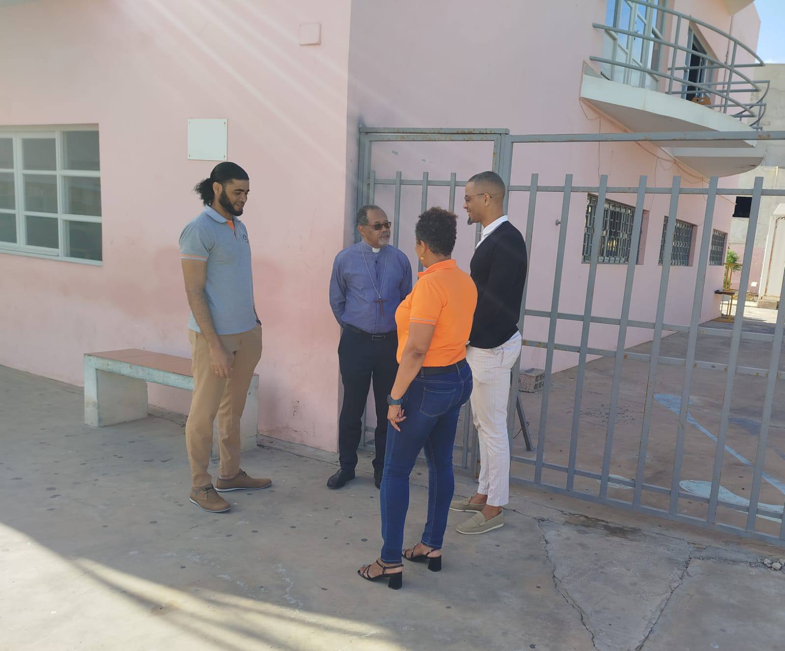 Dom Ildo Fortes realiza visita pastoral às escolas secundárias de São Vicente