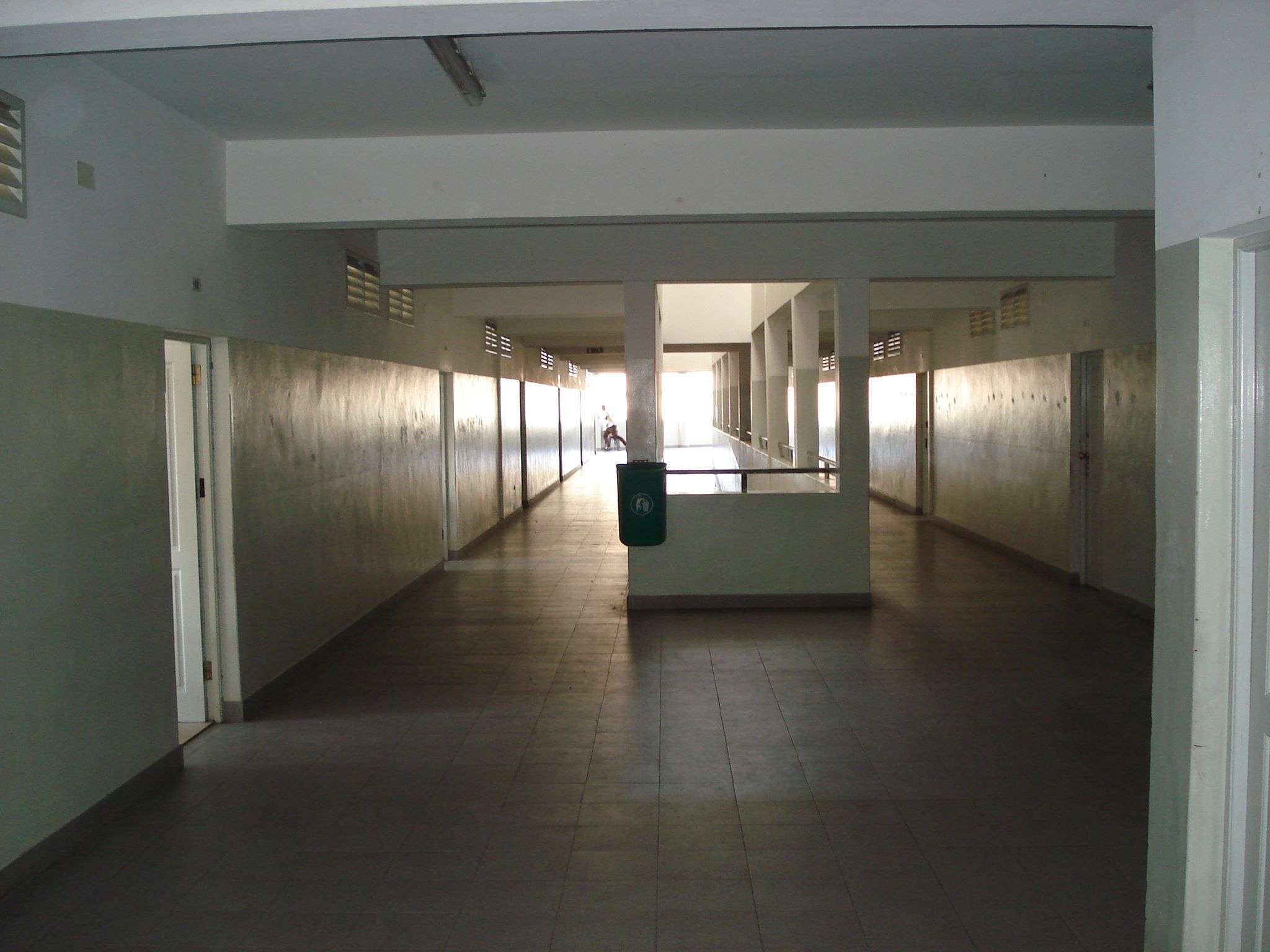 foto do corredor da escola