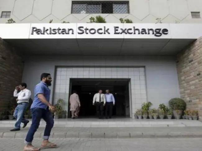 पाकिस्तान स्टॉक एक्सचेंज में 14,000 अंकों का रिकॉर्ड उछाल: KSE-100 में ऐतिहासिक तेजी