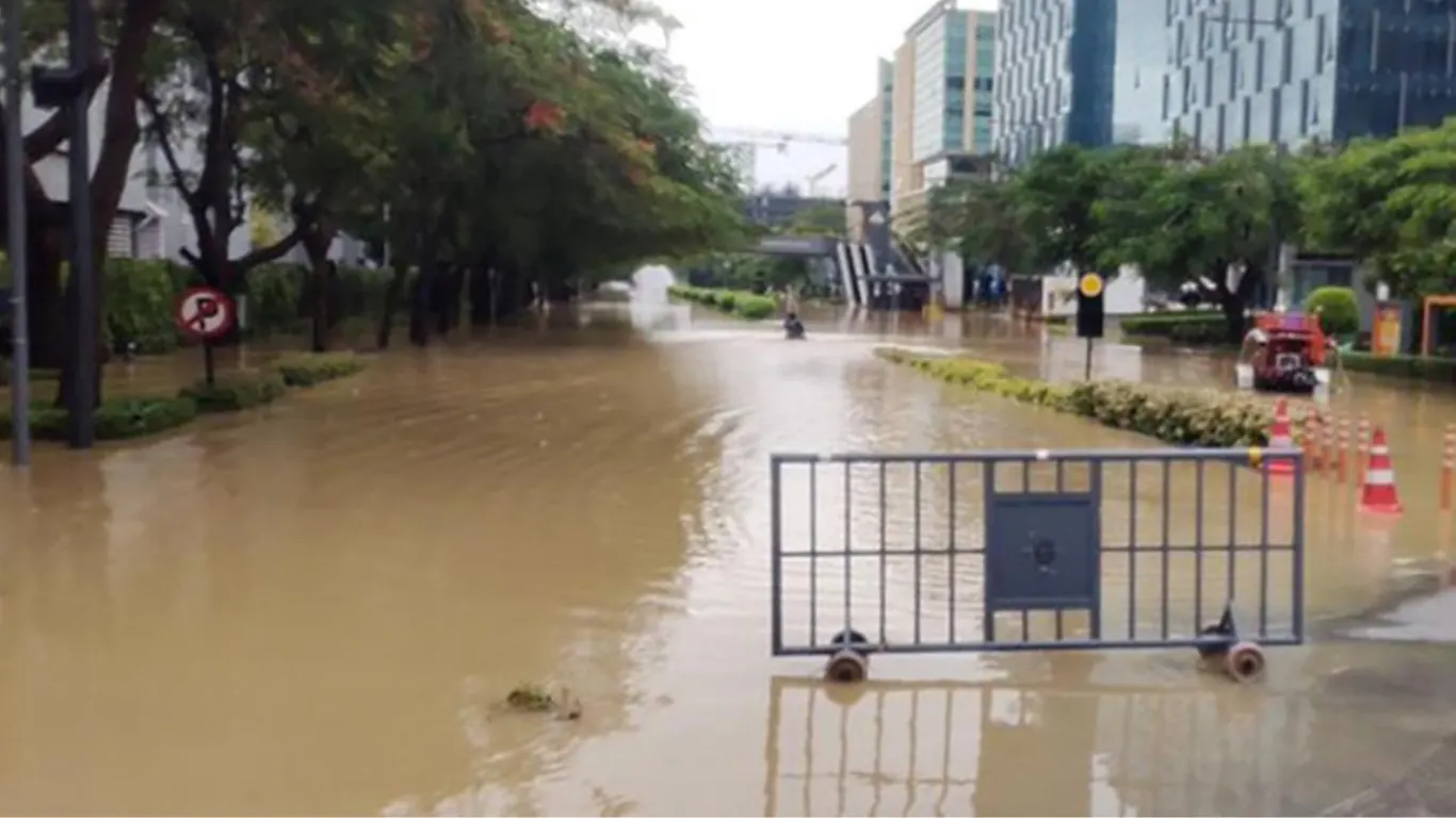 Bengaluru Floods Again: Why India’s Tech City Struggles Every Monsoon