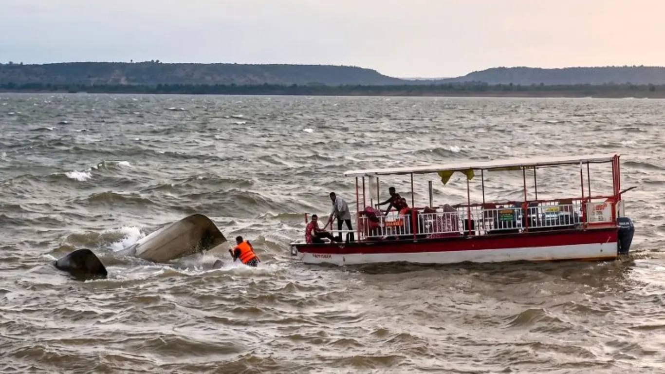 Bargi Dam Boat