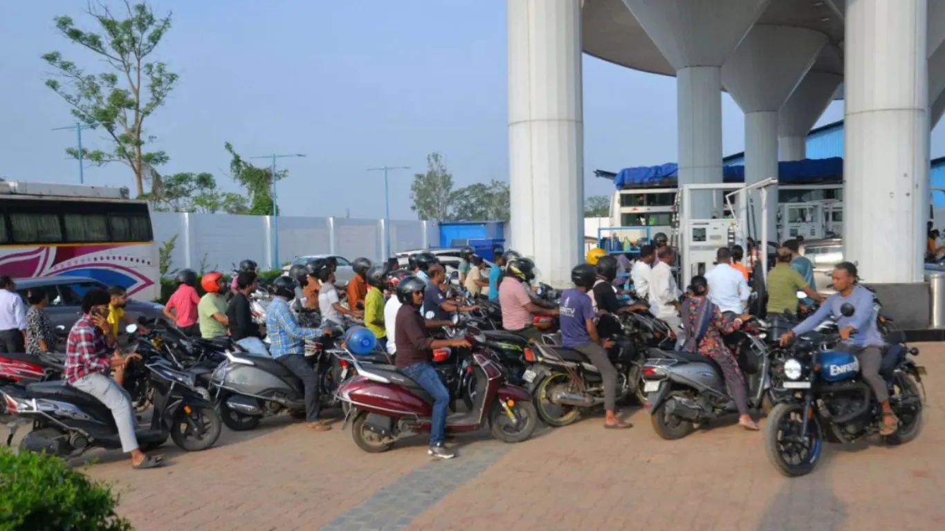 India's Petrol and Diesel Prices Jump Rs 3 Per Litre