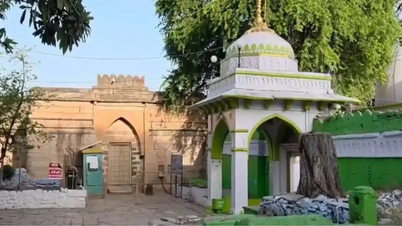 Bhojshala-Kamal Maula Dispute Reaches Supreme Court: What the High Court Ruled