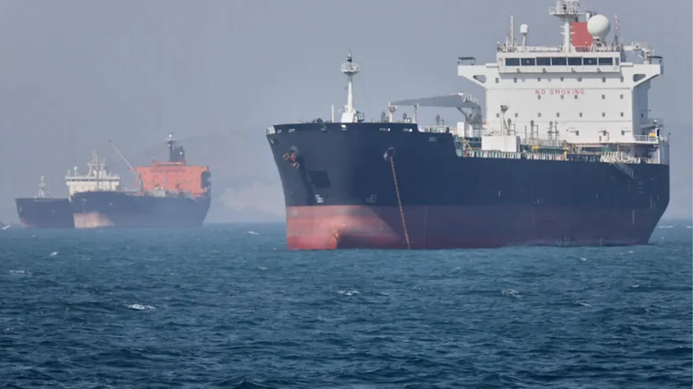 US Military Fires ‘Self-Defence’ Strikes Inside Iran Near Strait of Hormuz