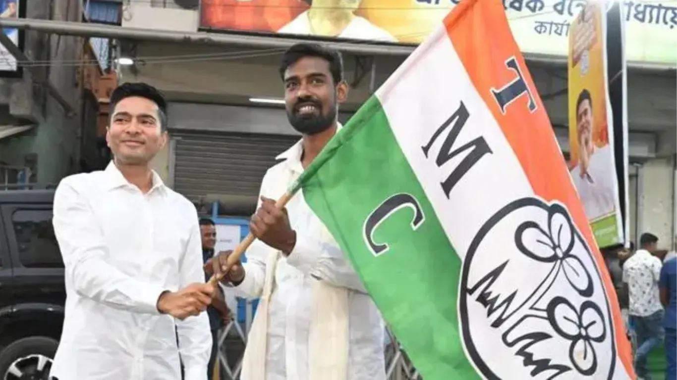 Is Trinamool Congress Falling Apart? The Crisis Inside Bengal's Ruling Party Explained