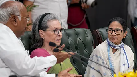 Mamata Meets Sonia as TMC Faces Crisis: What It Means for India's Opposition Politics