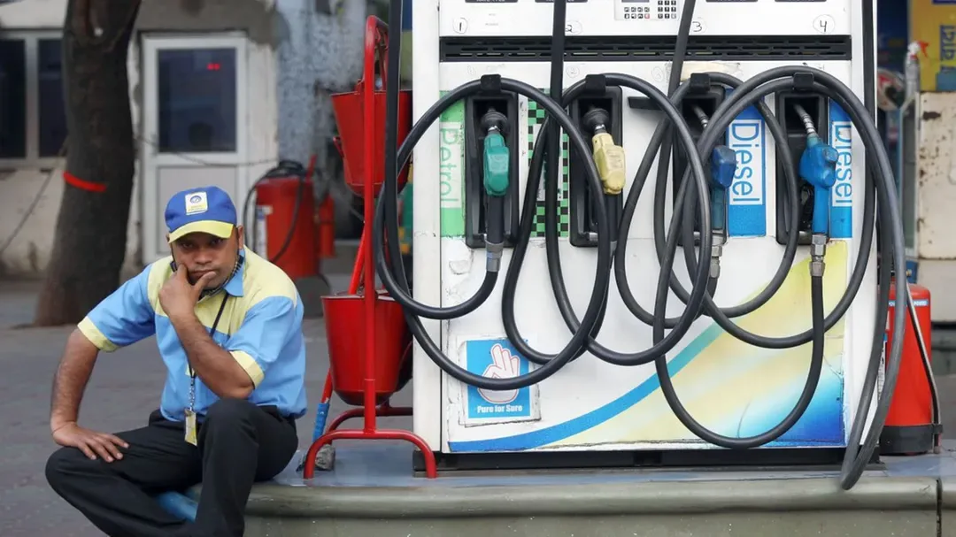 India Restricts Bulk Fuel Purchases at Petrol Pumps