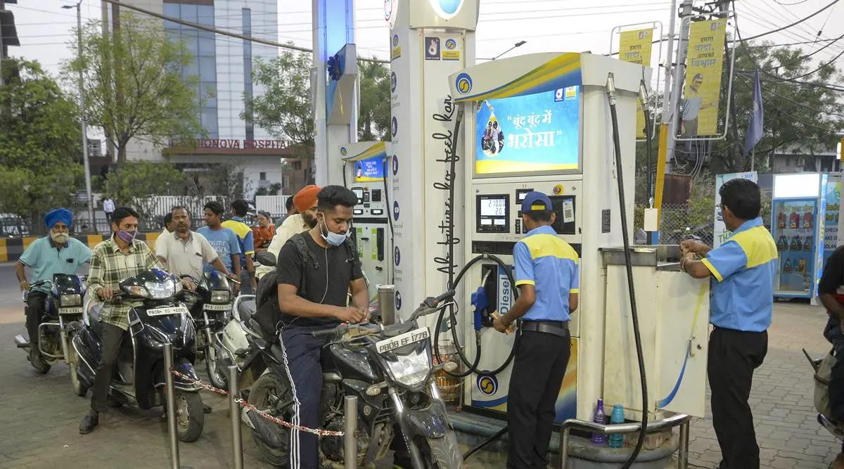 India Restricts Bulk Fuel Purchases at Petrol Pumps