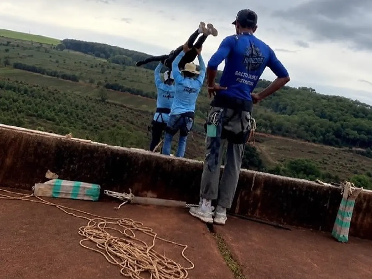 Brazilian Woman Falls to Death From Bridge Without Safety Rope: Tragedy Sparks Safety Concerns