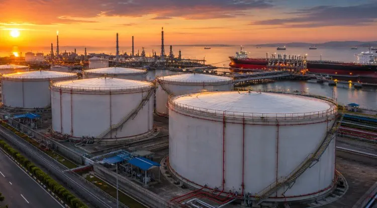 India Has Just 9 Days of Oil Left If Imports Stop