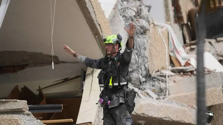 Venezuela Earthquake Survivors Found Alive Days Later: Inside The Race Against The Clock