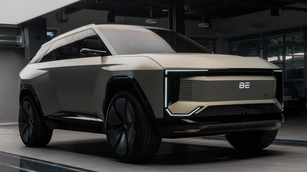 Mahindra BE.07 Electric SUV Testing Spotted, And It Looks Like a Baby Range Rover