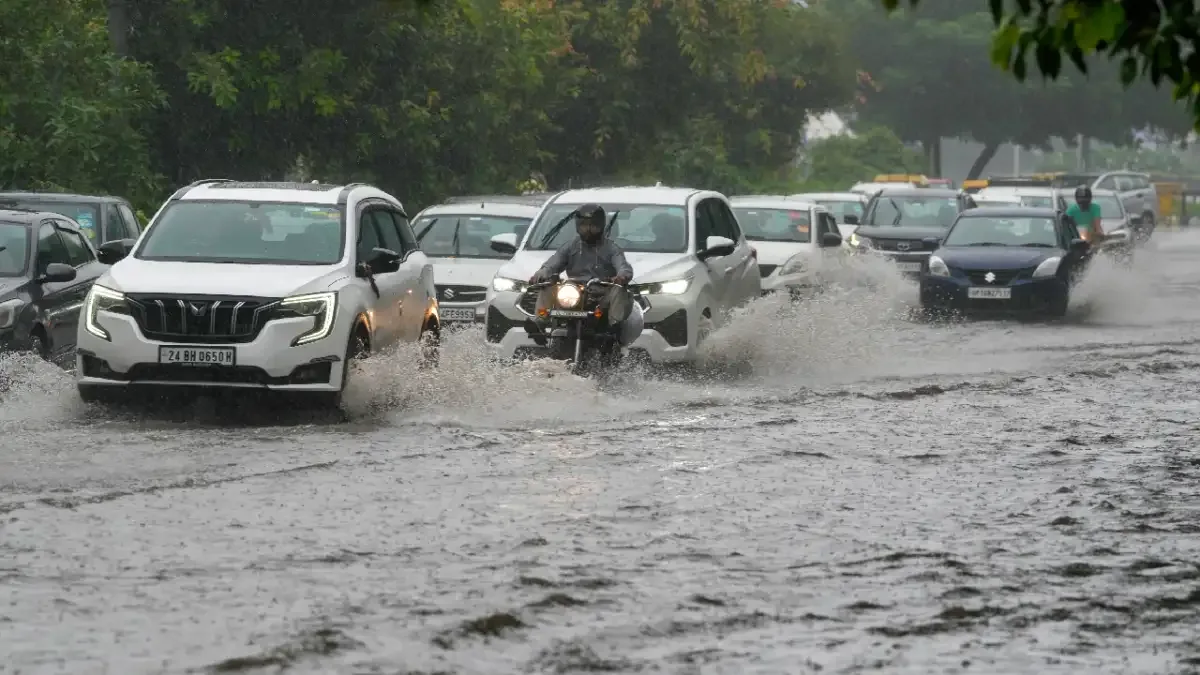Delhi Rain Alert Today: IMD Issues Red Alert as Heavy Rain Disrupts Traffic Across NCR
