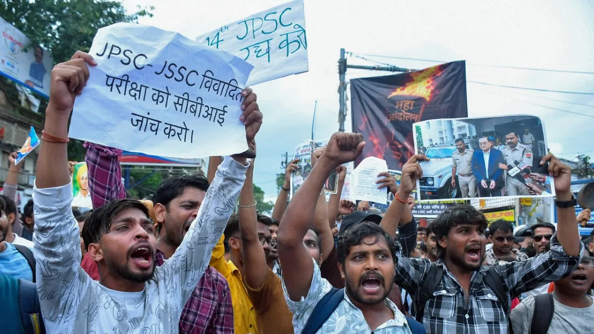 Students Protest Over Alleged JPSC Exam Irregularities in Jharkhand