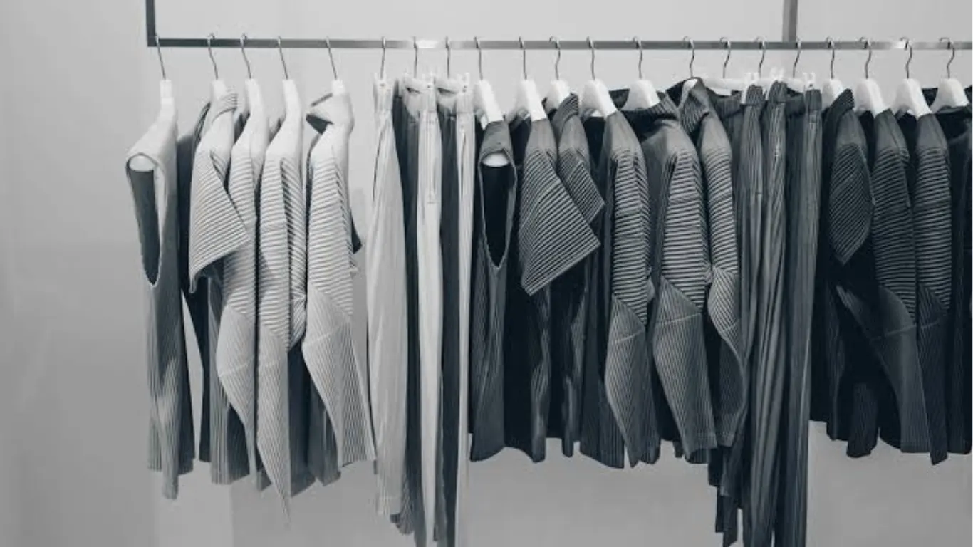 Learn how to build a capsule wardrobe with simple steps