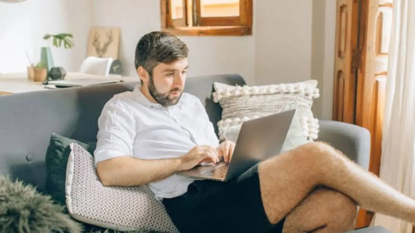 The Comfortable Yet Professional Looks Nobody Warned You About