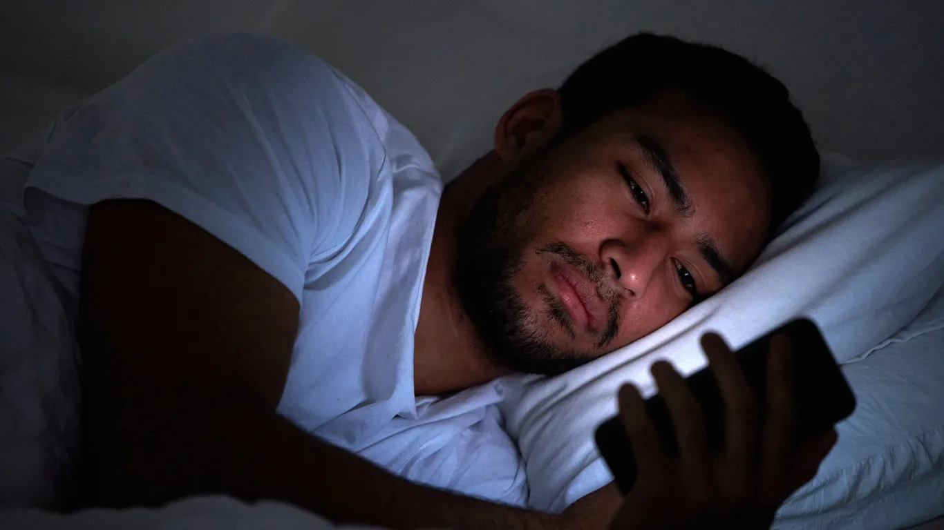 Top 4 Reasons for Not Getting Sleep at Night: Why You Keep Waking Up