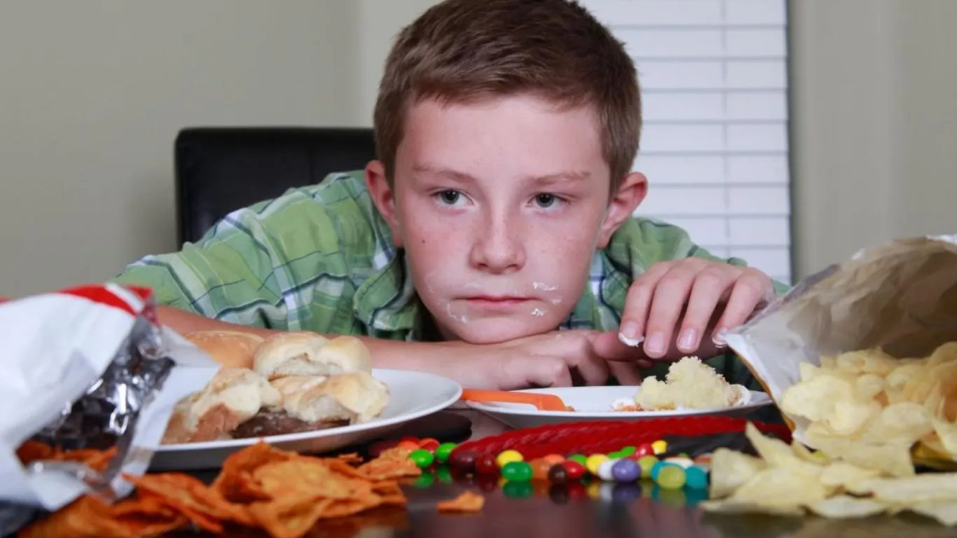 10 Harmful Side Effects of Eating Junk Food: Health Risks