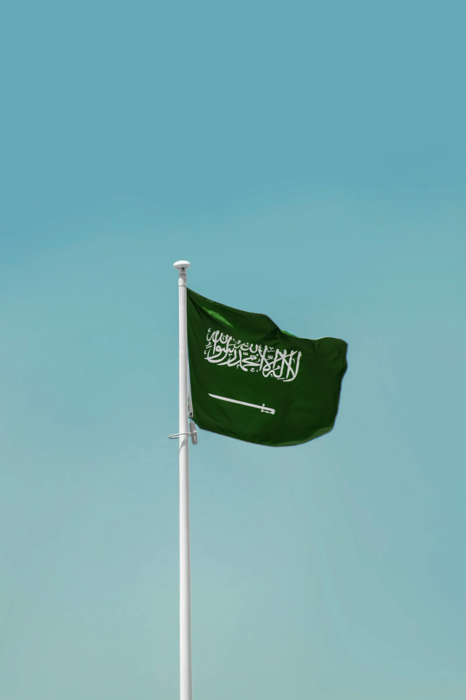 نظام تصاريح العمل الجديد في السعودية: قواعد مستندة على المهارات وعقوبات صارمة للمخالفين