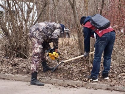 Грабли, метлы и куча мусора. Как прошел субботник в Нижнем Новгороде — фоторепортаж