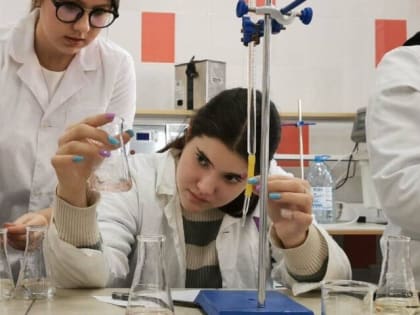 Дзержинские школьники посетили РХТУ им. Д.И. Менделеева в Москве