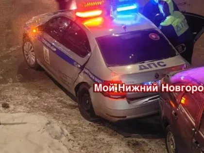 Пролетел на «красный». Видео с места аварии с ГАИ в Нижегородской области