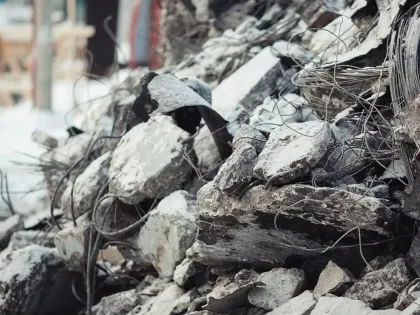 Били тревогу 16 лет. Скандальный дом снесут в Нижнем Новгороде