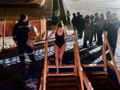 Крещенские купания прошли в Нижнем Новгороде — фоторепортаж