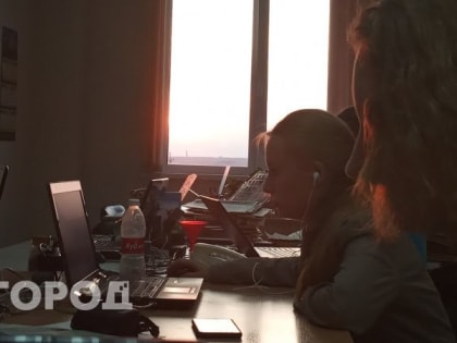 Можно гулять смело: россиянам официально сократят рабочие часы из-за жары