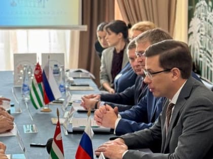 Юрий Шалабаев: Работаем над запуском прямых авиаперелетов из Нижнего Новгорода в Сухум