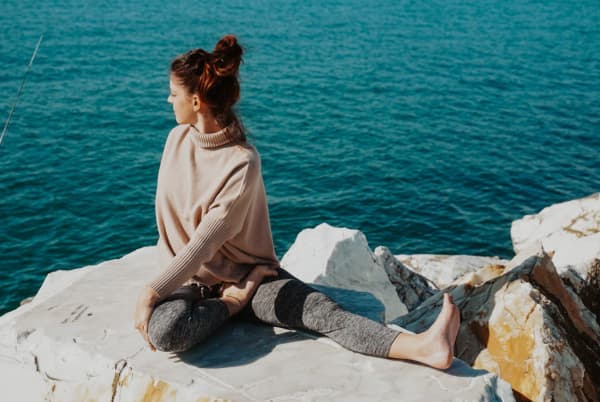 approfondisci le basi dello yoga