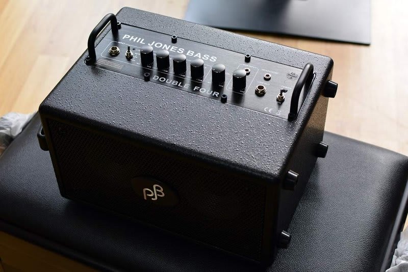 PHIL JONES BASS (DOUBLE FOUR BG-75 BK) BG-75 70W digital amp. Combo 2x4" driver (Black)