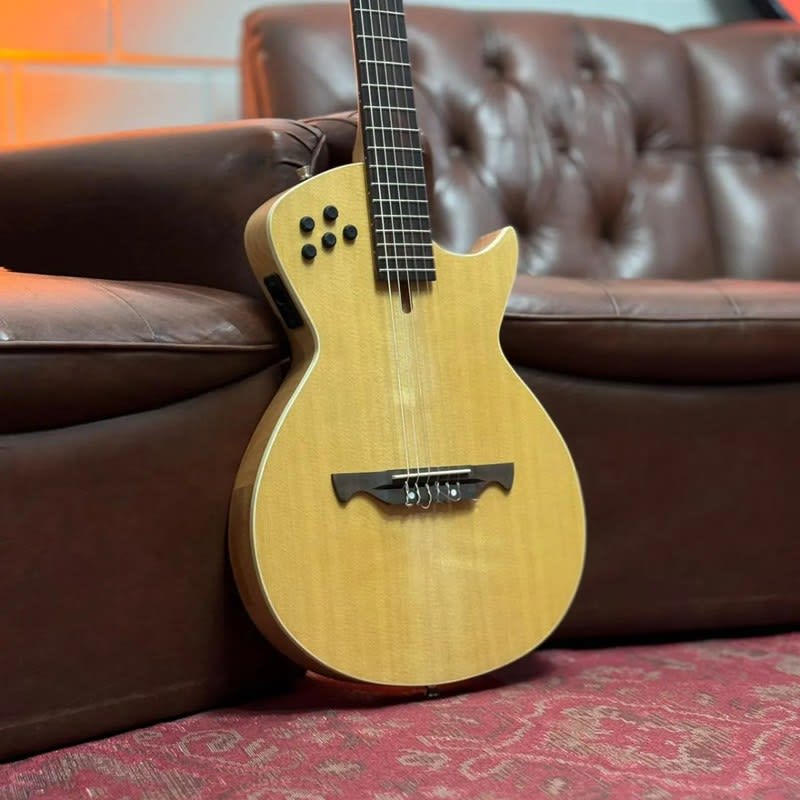 TAGIMA (MODENA I NY NTS) MODENA I NY NTS GUITARRA ELECTROACUSTICA SOLIDA NYLON NATURAL