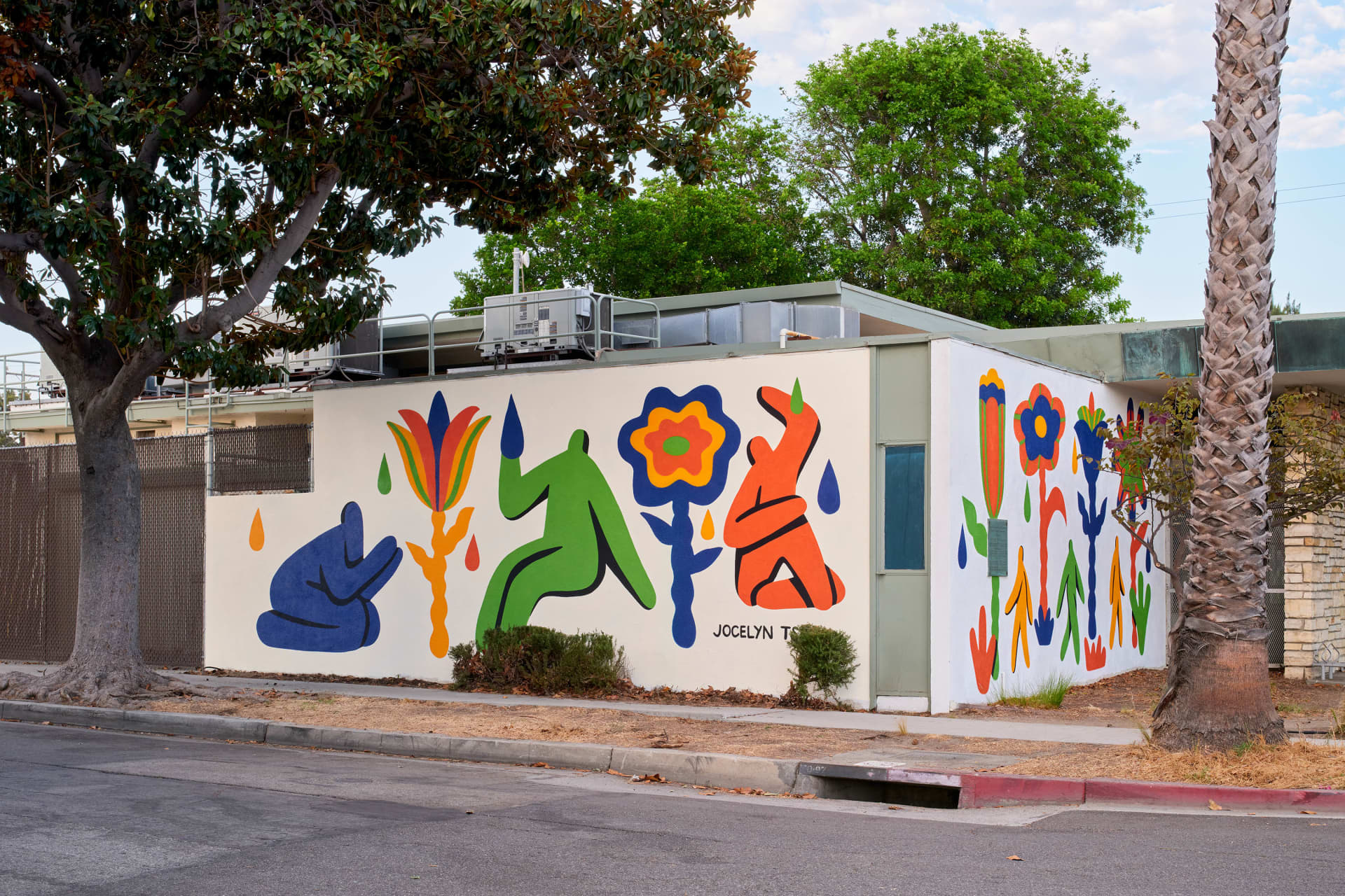Long Beach Walls