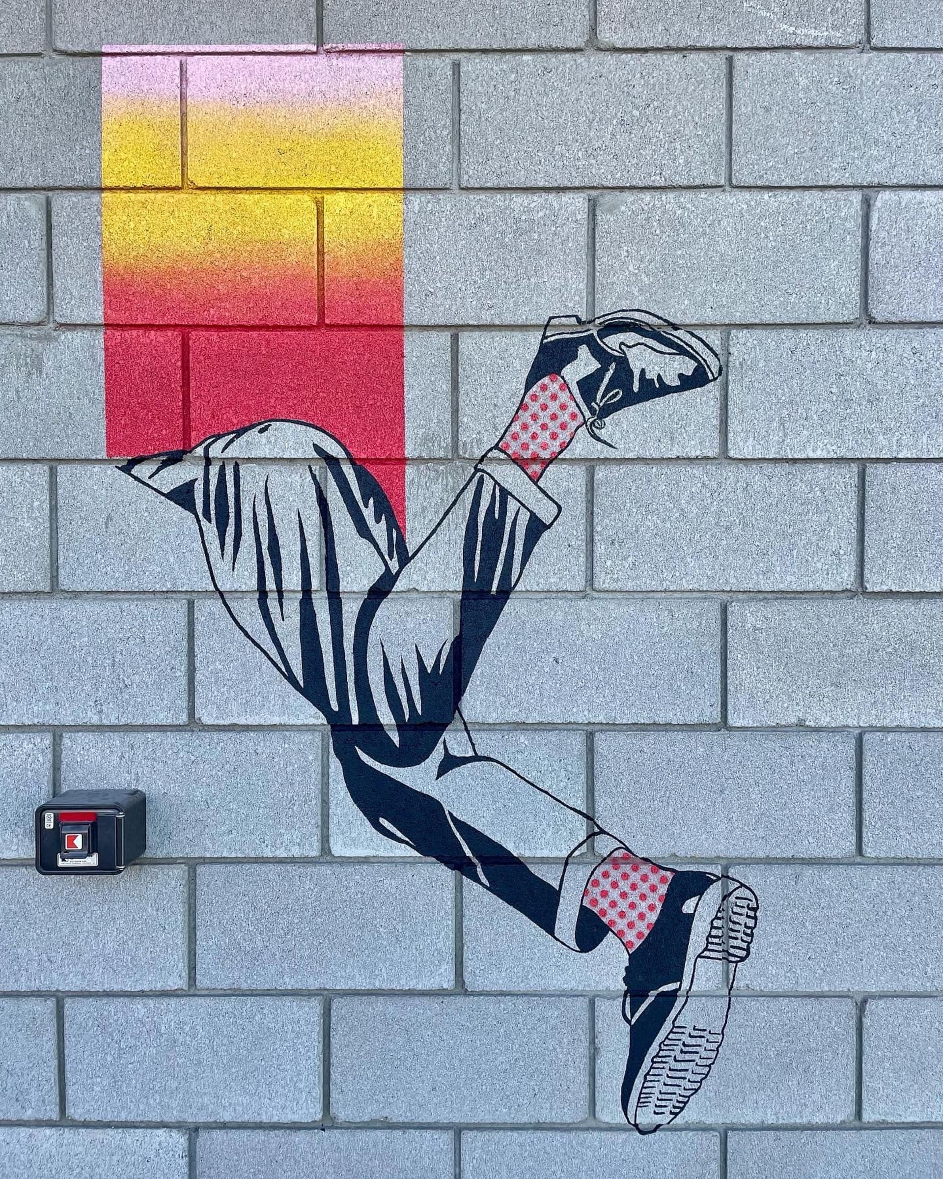 Fleeting Moments of Colorful Disconnection