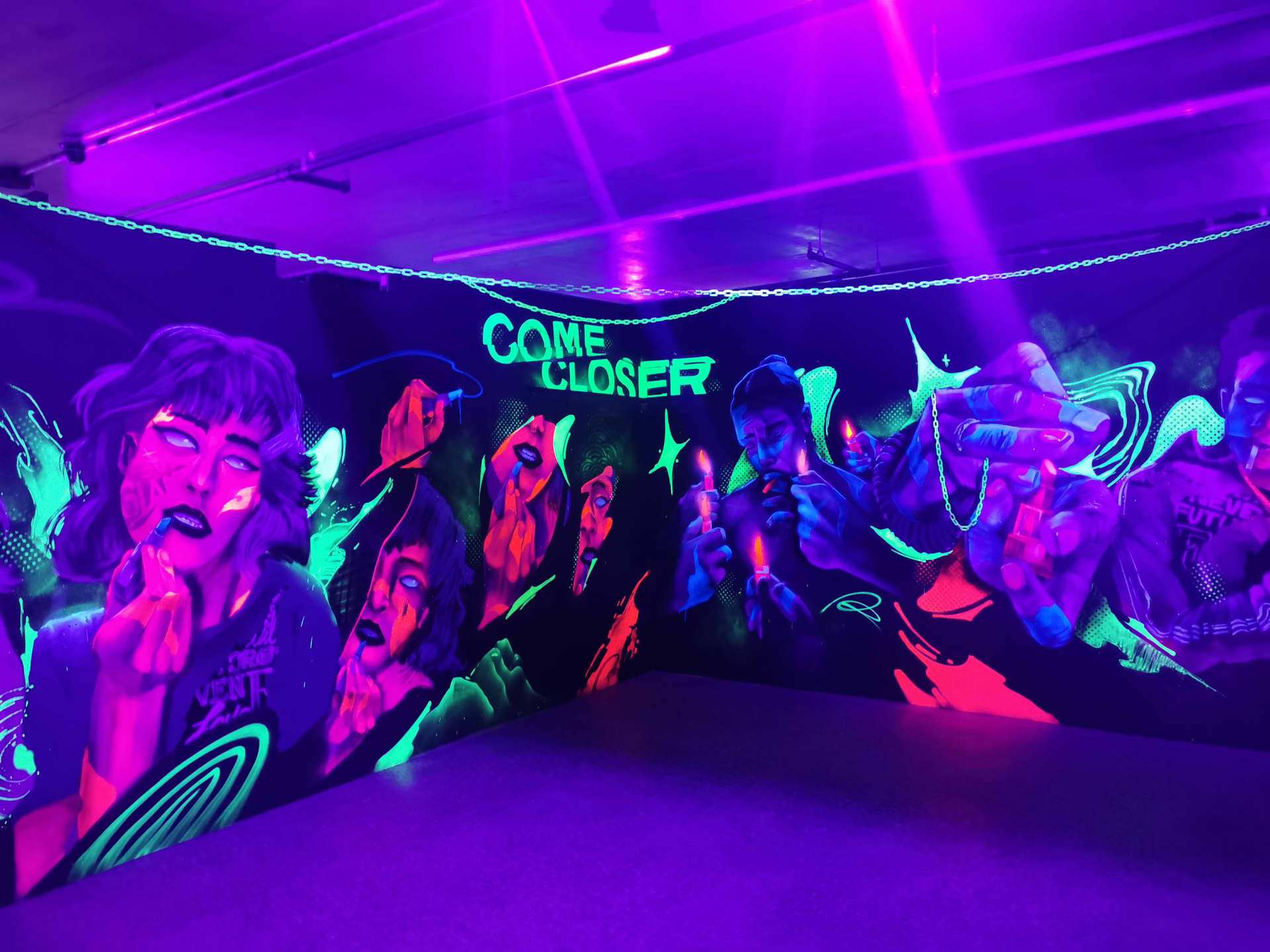 Blacklight neon