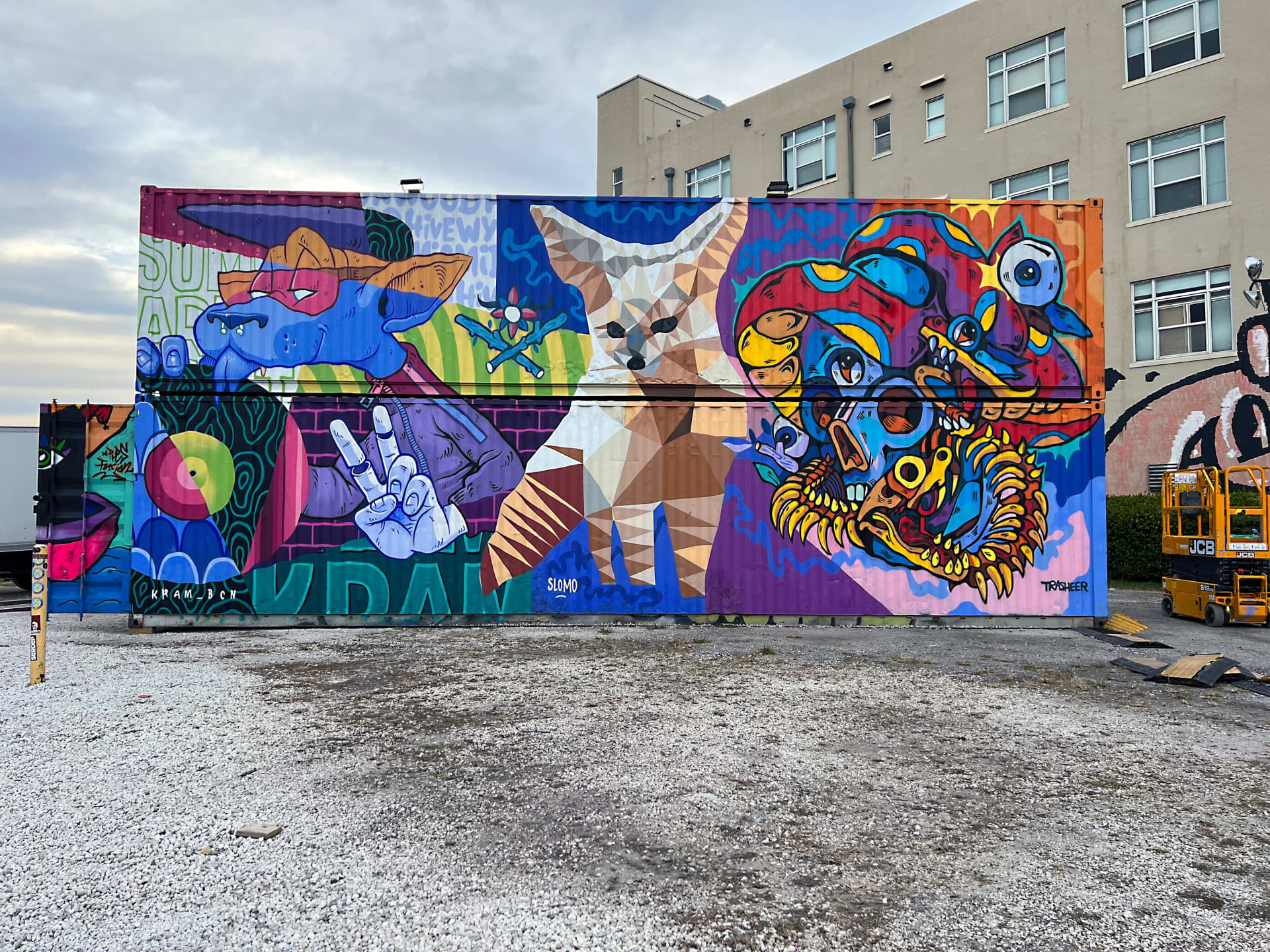 Collabo wall with kram and trasheer