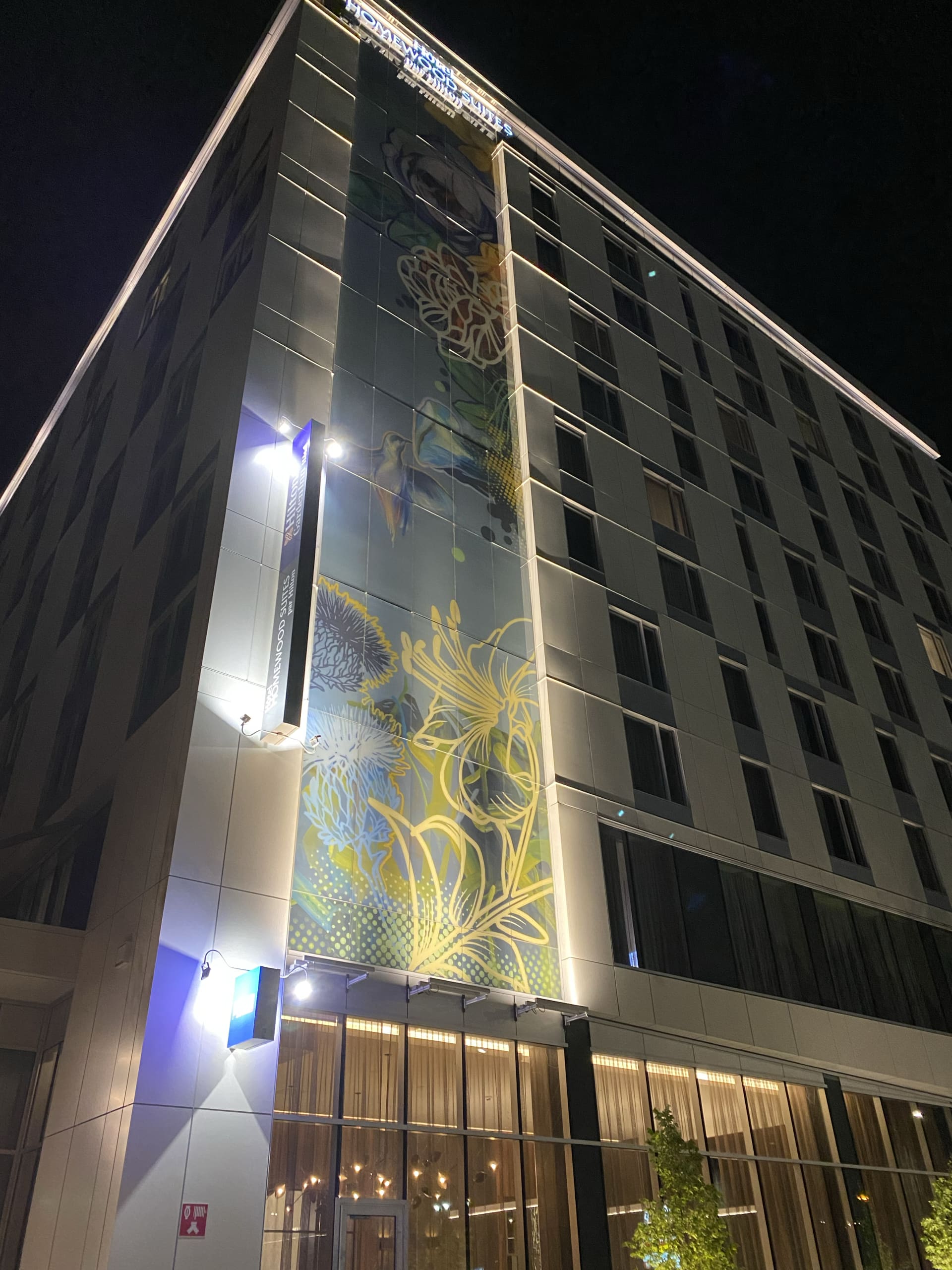 Hilton Garden Inn Montreal Midtown, Decarie Boulevard, Montréal, QC, Canada by Carmelo Blandino
