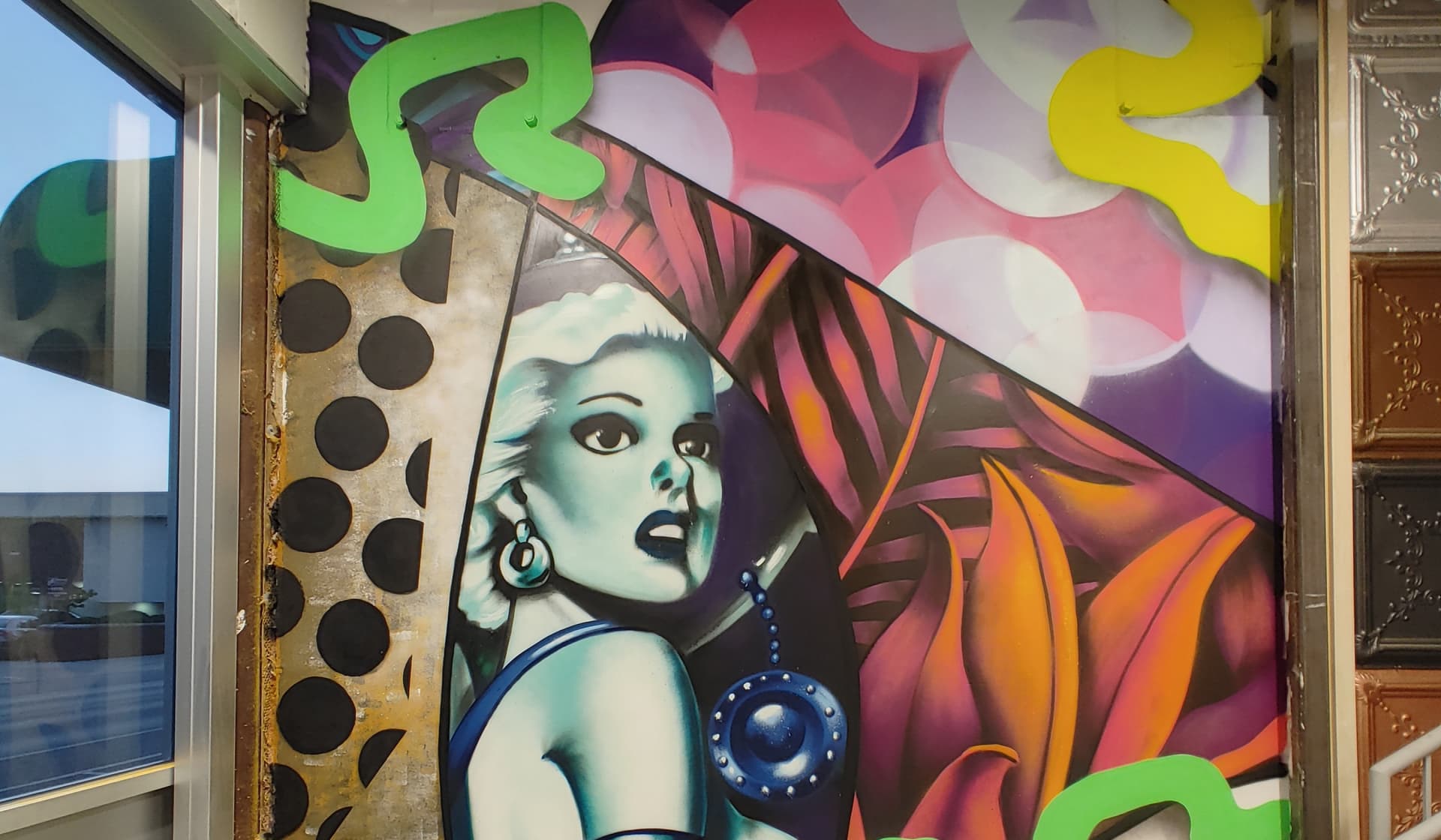 Vibrant Echoes of Glamour and Mystery