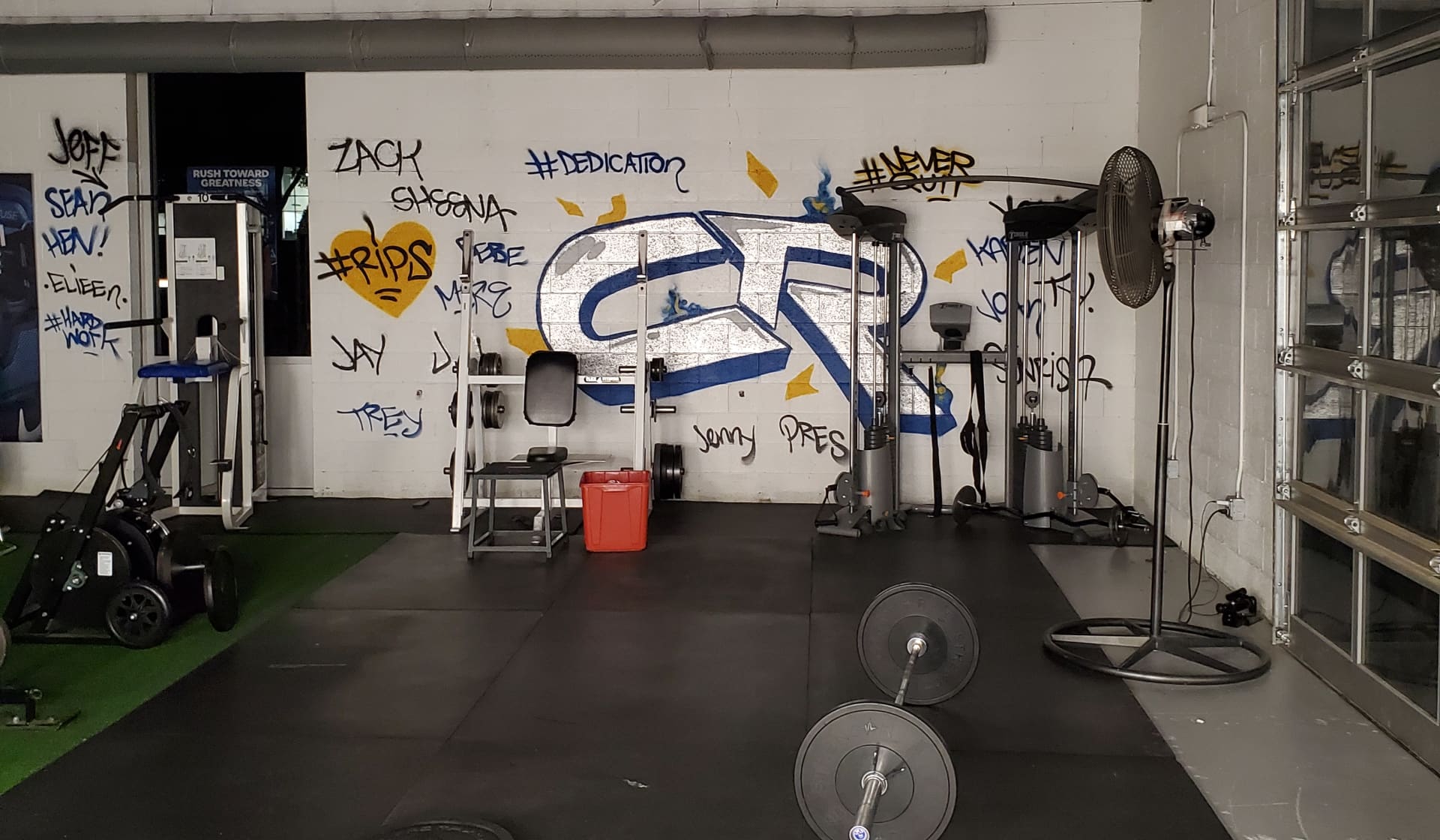 Logo lettering, crossfitgym 