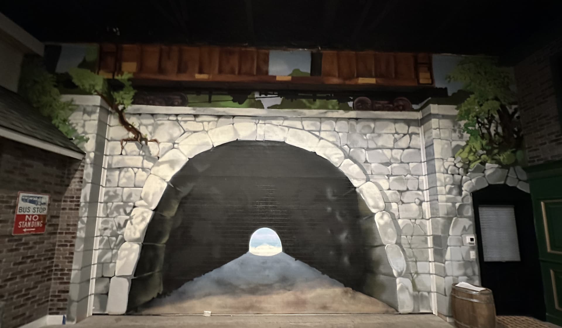 Trompe L’oeil Looney tunnel
