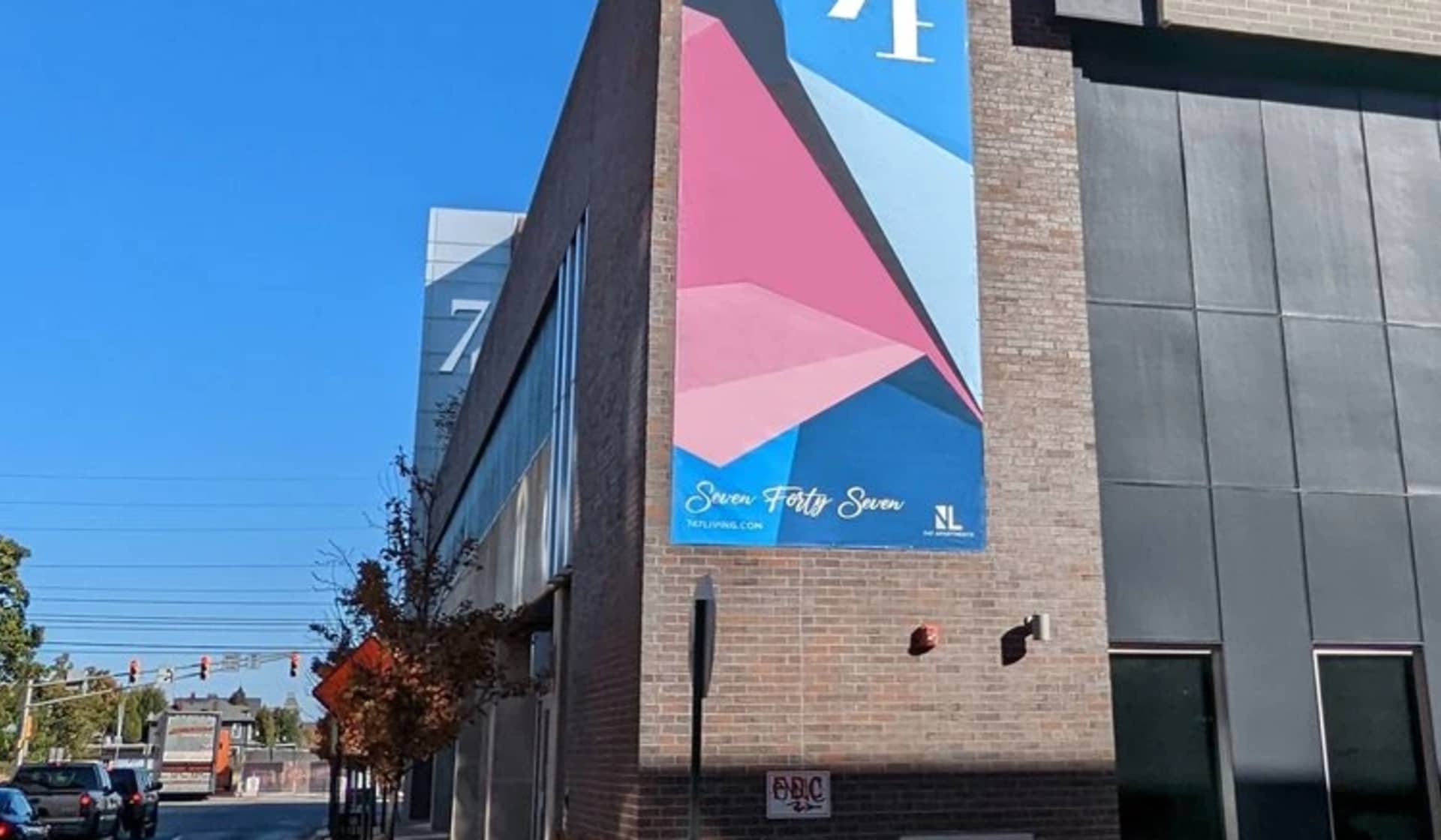 747 Banner