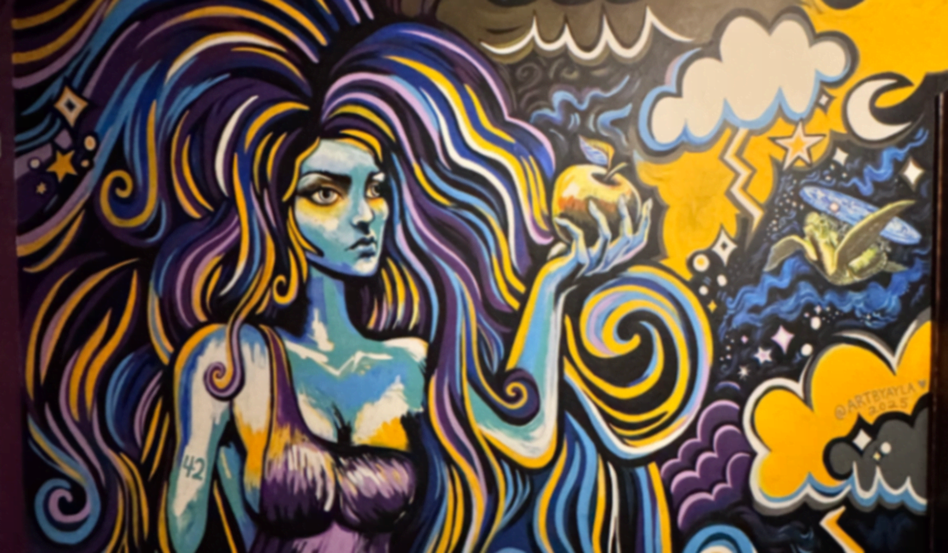 Eris Goddess of Chaos - Cocktail Lounge
