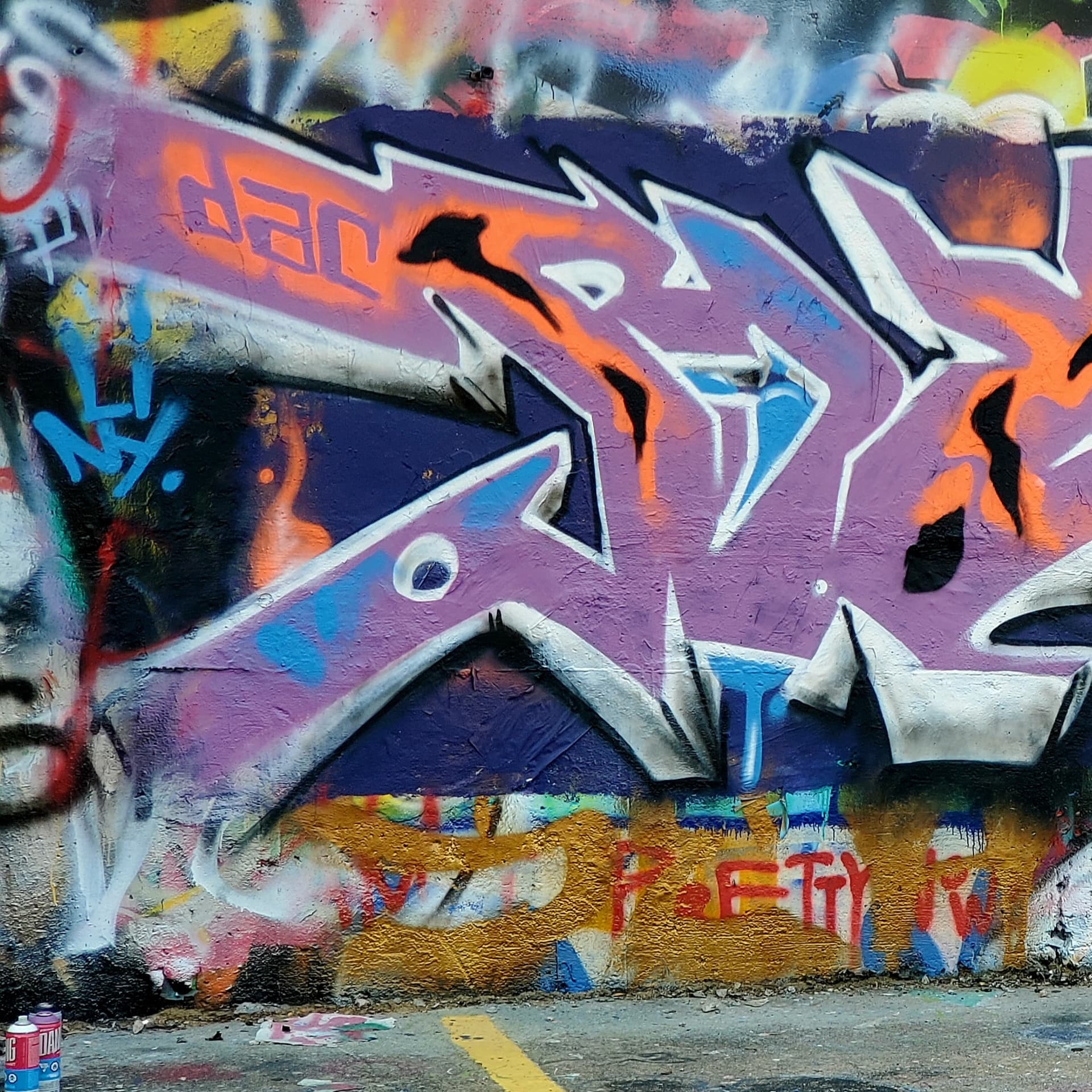 Uncle BEZ GRAFFITI ROOTS detail