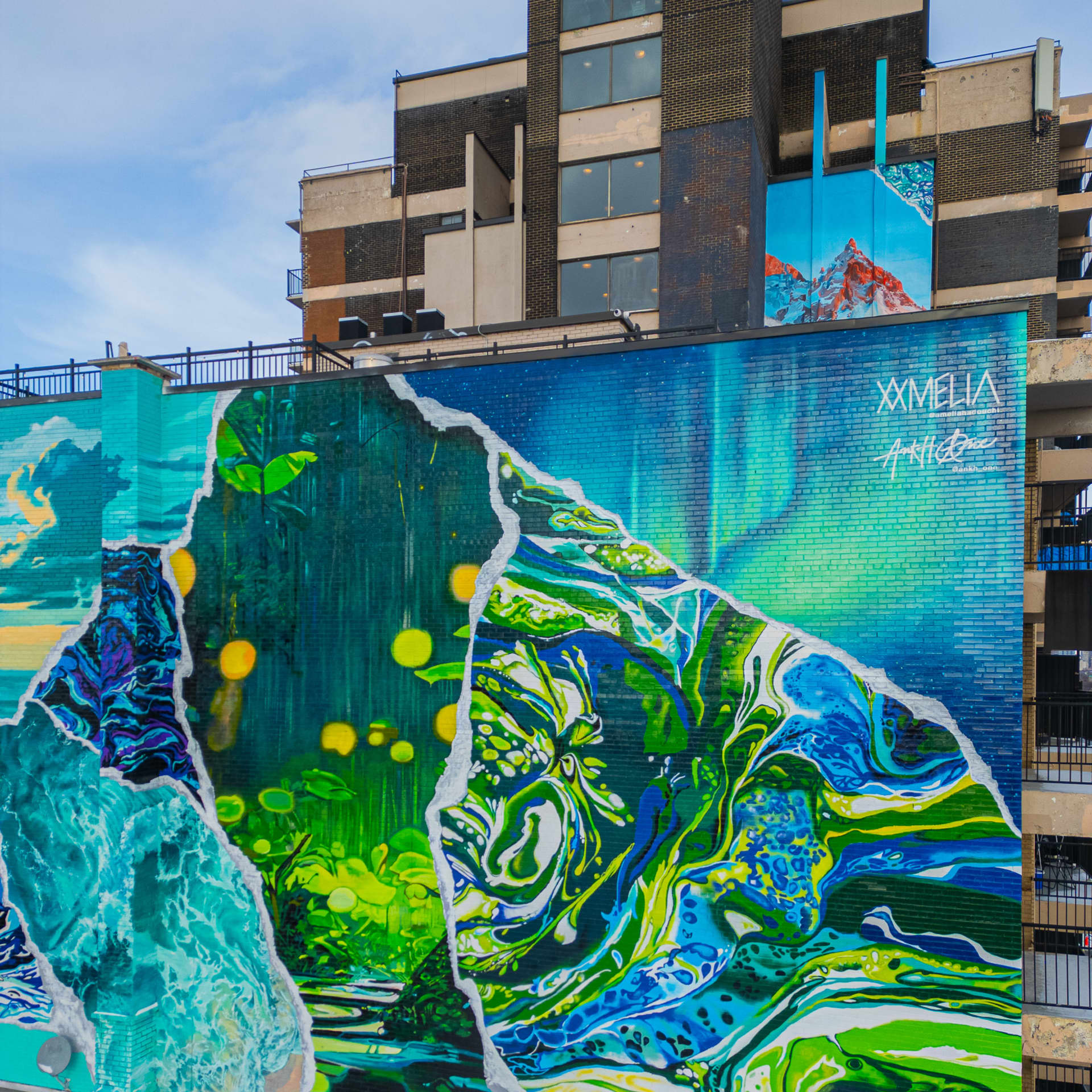 Emerald Waves of Urban Serenity detail